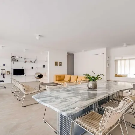 Modern 1bdr 2p Flat With A Balcony - Menilmontant