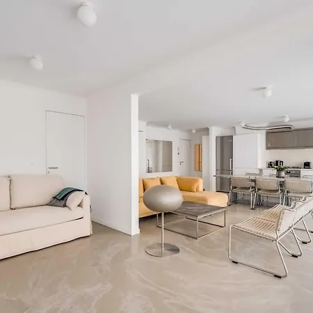 Modern 1bdr 2p Flat With A Balcony - Menilmontant Apartmán *
