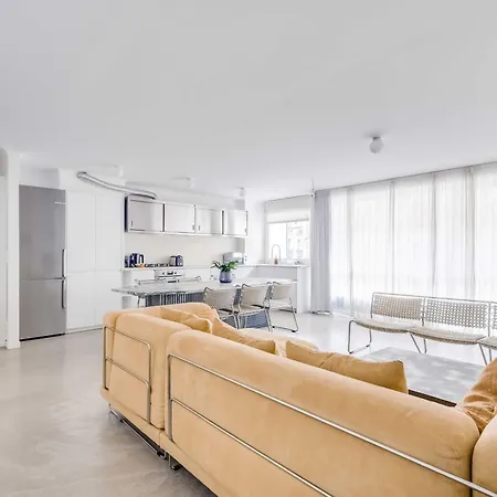 Modern 1bdr 2p Flat With A Balcony - Menilmontant Apartmán *